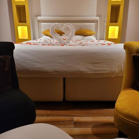 Spa Celyna Appartement Avec Jacuzzi Privatif 里昂 外观 照片