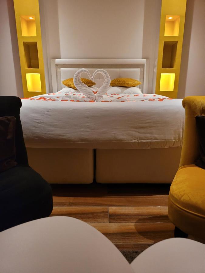 Spa Celyna Appartement Avec Jacuzzi Privatif 里昂 外观 照片