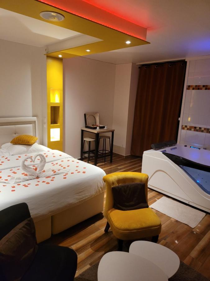 Spa Celyna Appartement Avec Jacuzzi Privatif 里昂 外观 照片