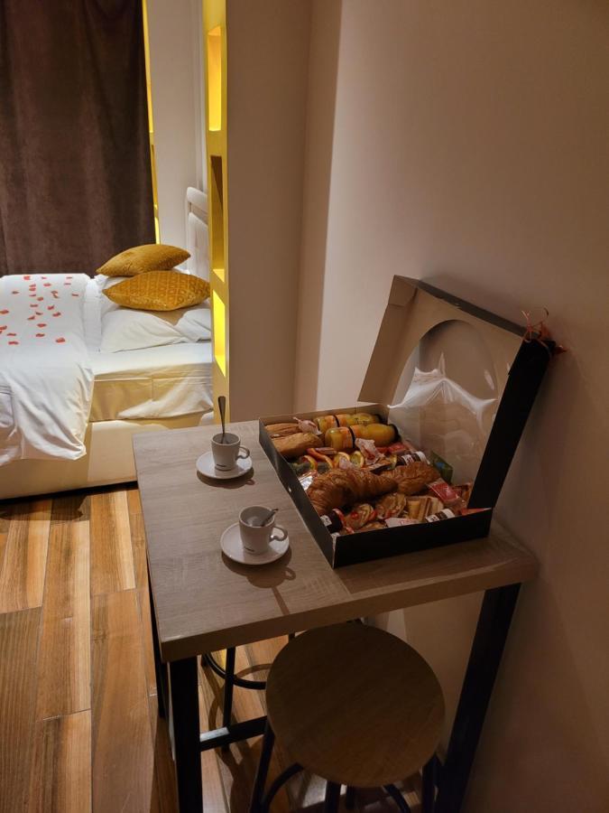 Spa Celyna Appartement Avec Jacuzzi Privatif 里昂 外观 照片